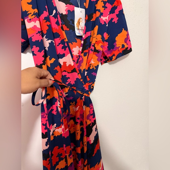 Women's High-Low Wrap Maxi Dress in Pink & Navy Floral - Picture 5 of 8